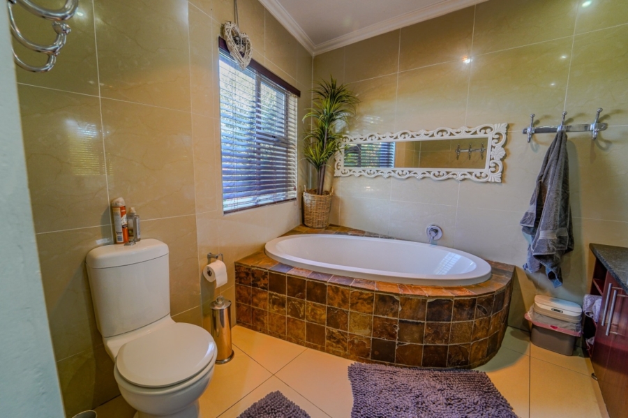 4 Bedroom Property for Sale in Dan Pienaar Free State